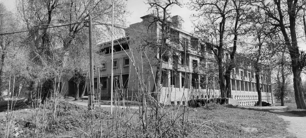 Знаменитое здание Чирчикского индустриального техникума скоро будет снесено.